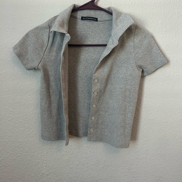 Brandy Melville small button up gray shirt - Picture 2 of 6
